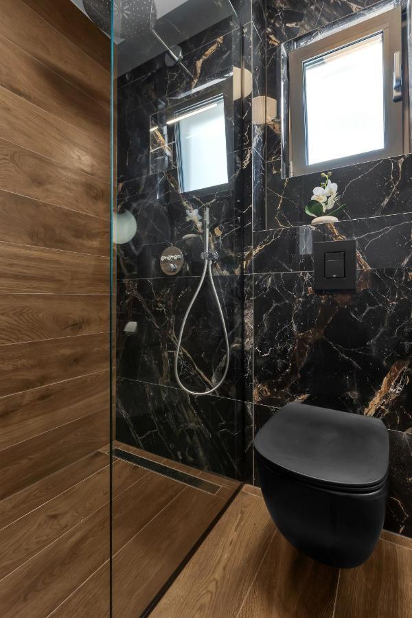 Lux Dolce - Private Hottub Apartment