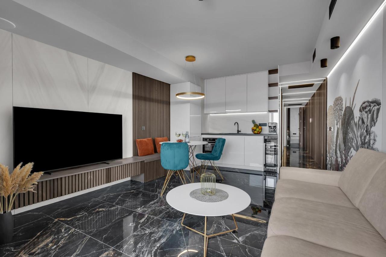 Lux Dolce - Private Hottub Apartment