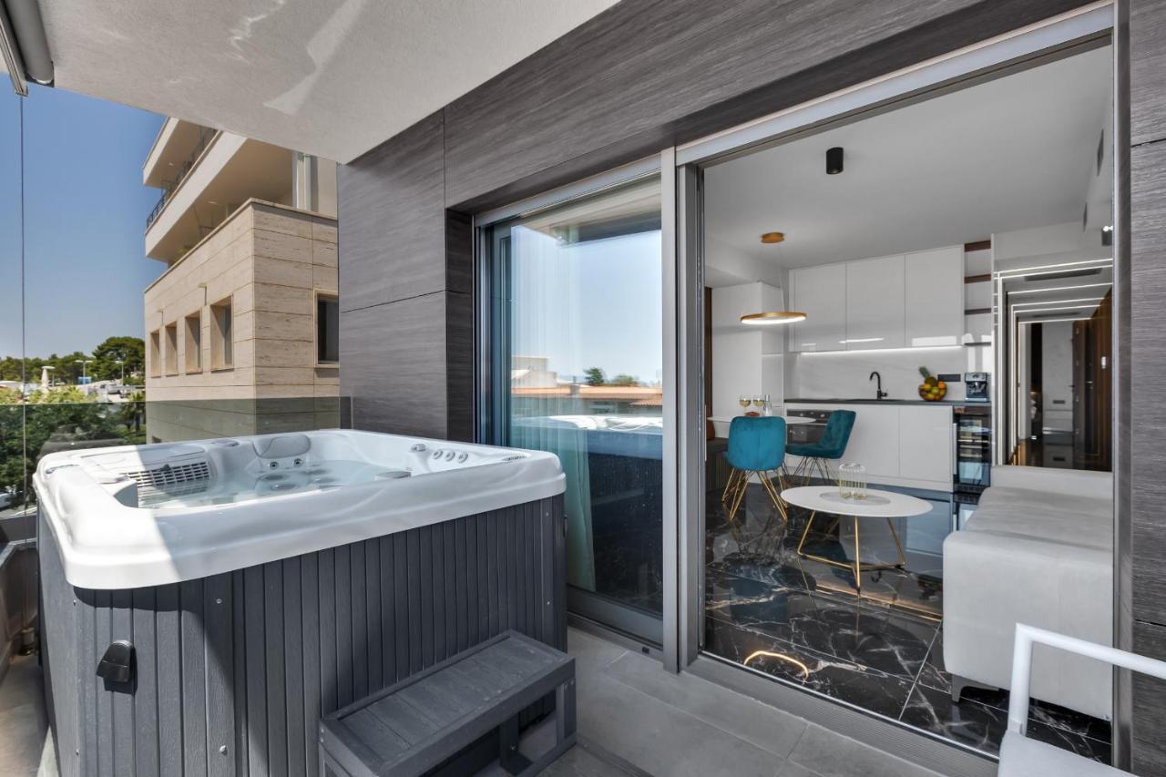 Lux Dolce - Private Hottub Apartment *